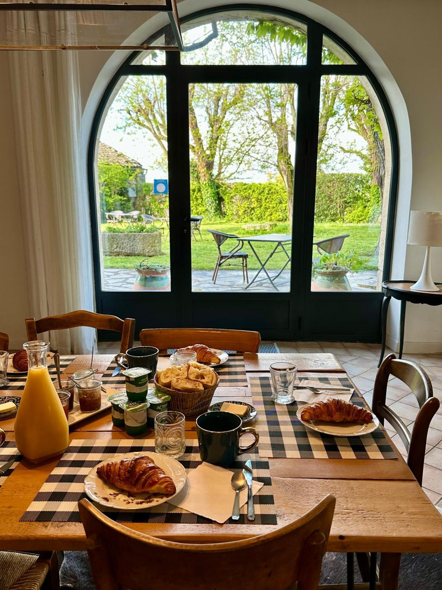Chambre D'Hote La Beaudine Forcalquier Luaran gambar